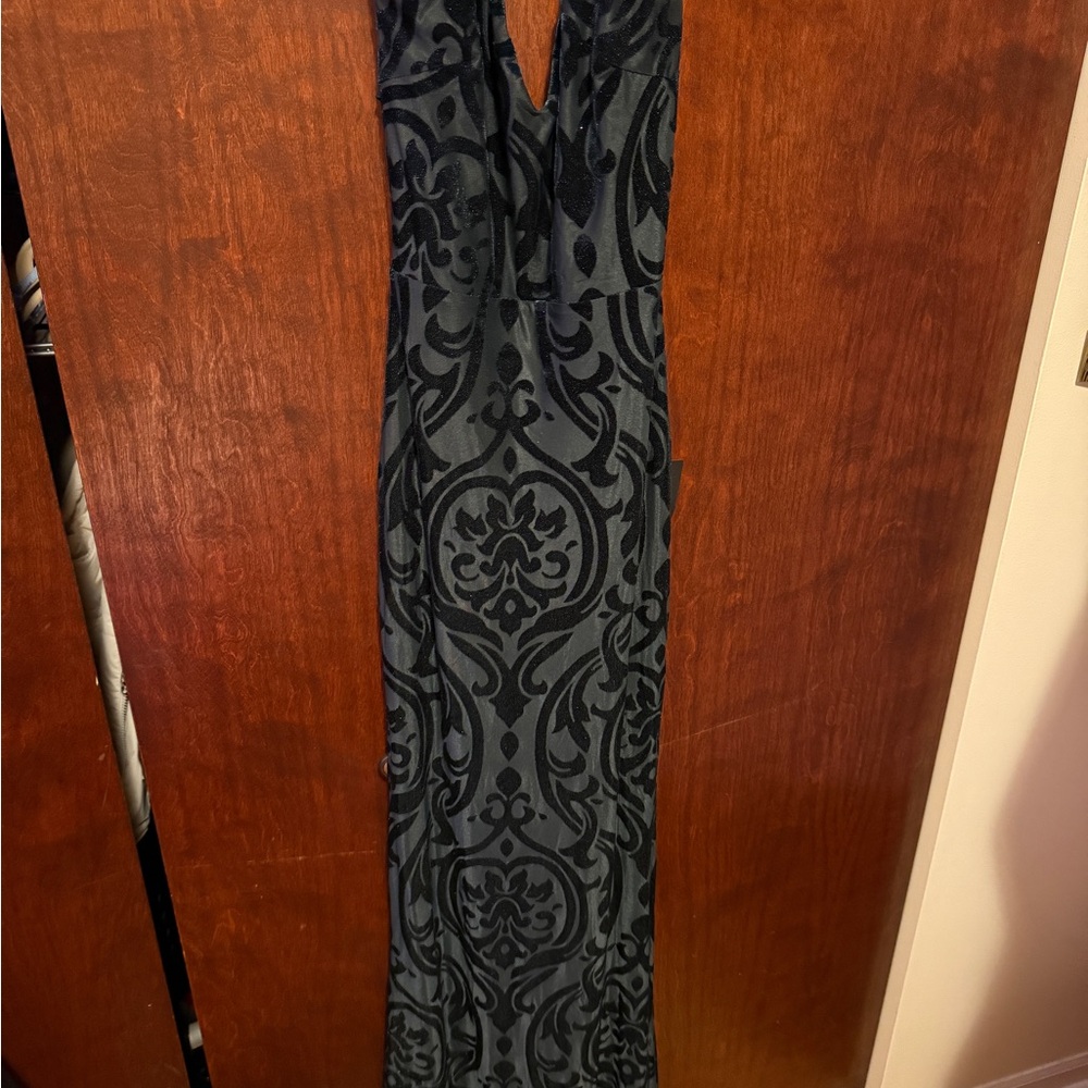 Lulu's Emerald Velvet Dress